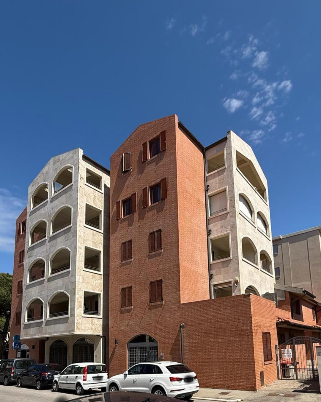 I Portici Appartamenti Марина-ди-Гроссето Экстерьер фото